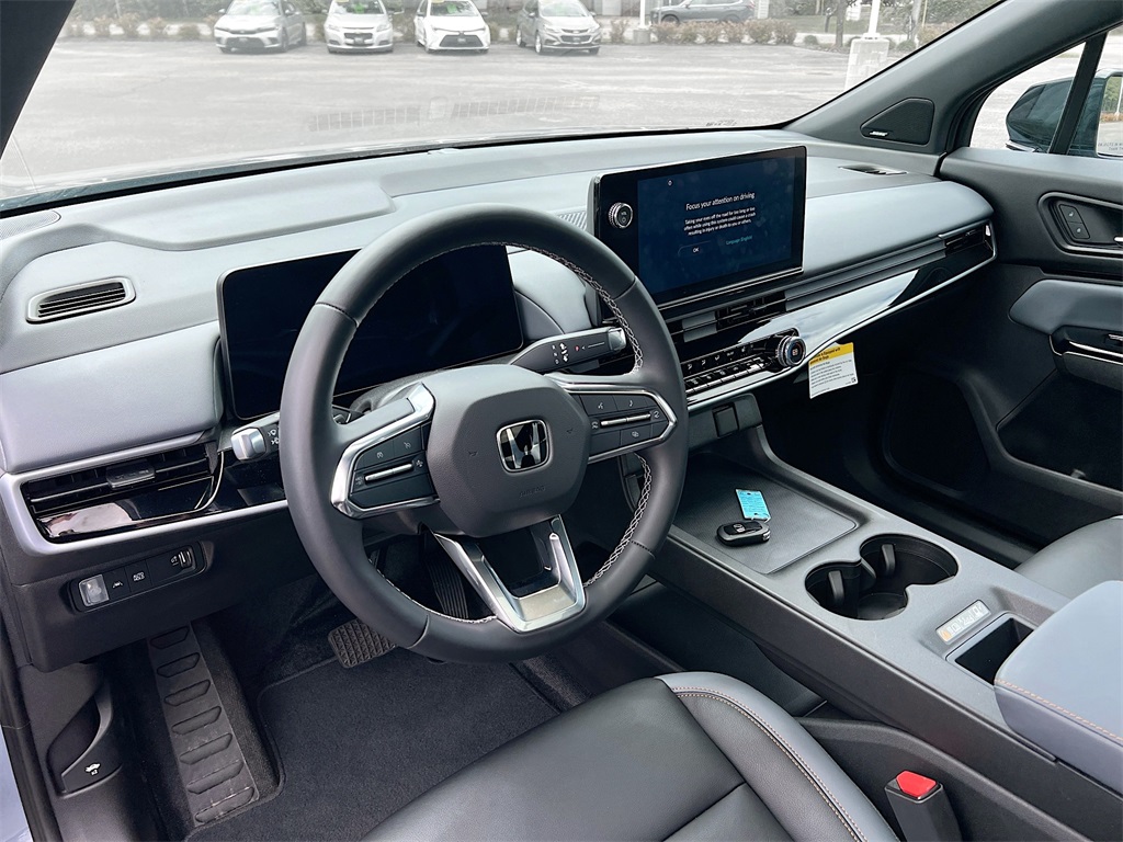 Vehicle image 14 of 34
