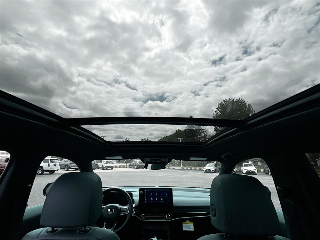 Vehicle image 12 of 34