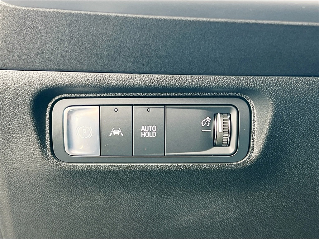 Vehicle image 15 of 34