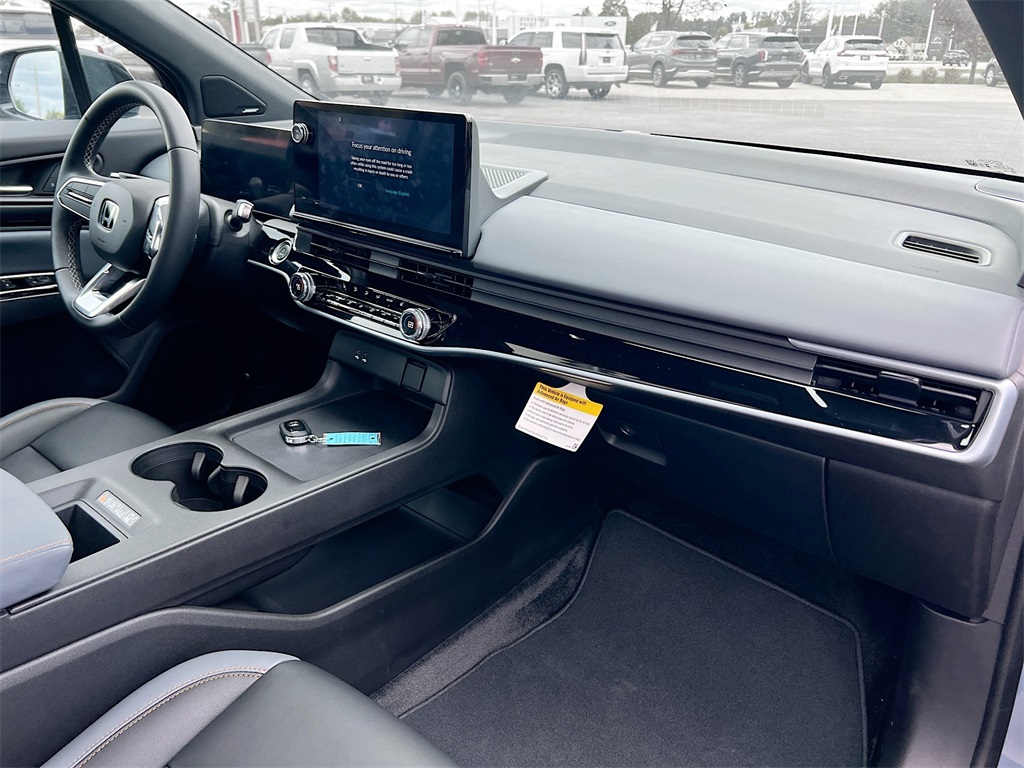 Vehicle image 31 of 34