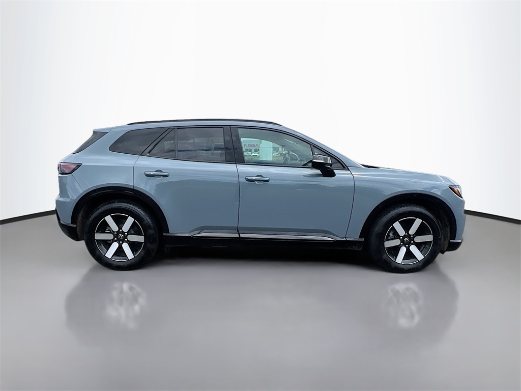 Vehicle image 4 of 34
