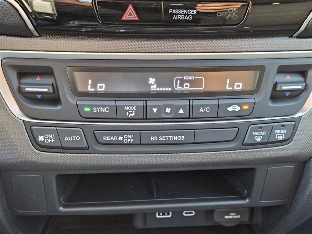 Vehicle image 16 of 22
