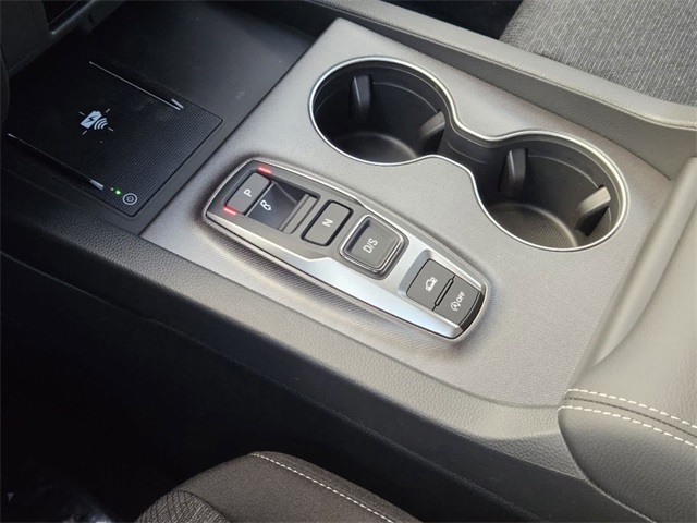 Vehicle image 17 of 22