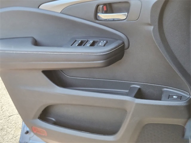 Vehicle image 18 of 22