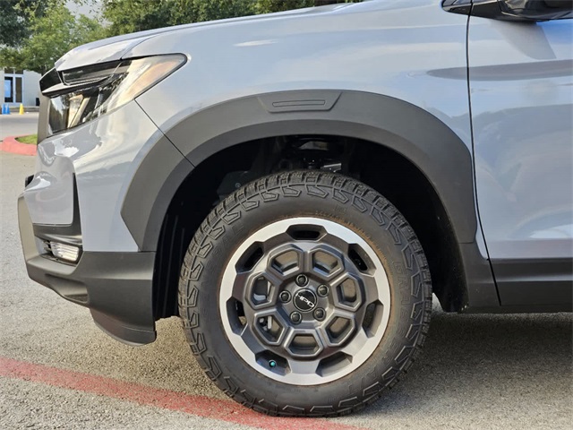 Vehicle image 7 of 22
