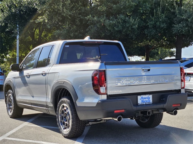 Vehicle image 4 of 24