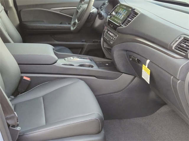 Vehicle image 13 of 24