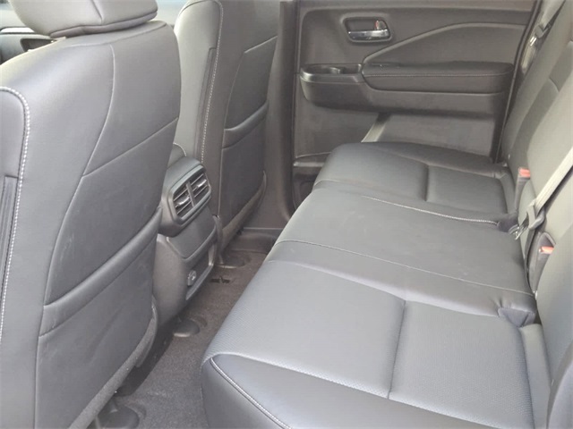 Vehicle image 23 of 24