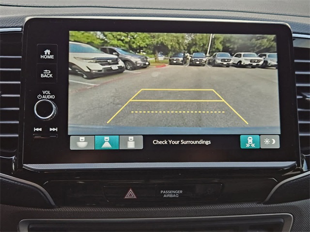 Vehicle image 16 of 24