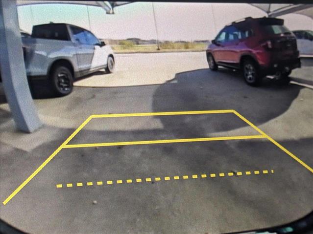 Vehicle image 16 of 18