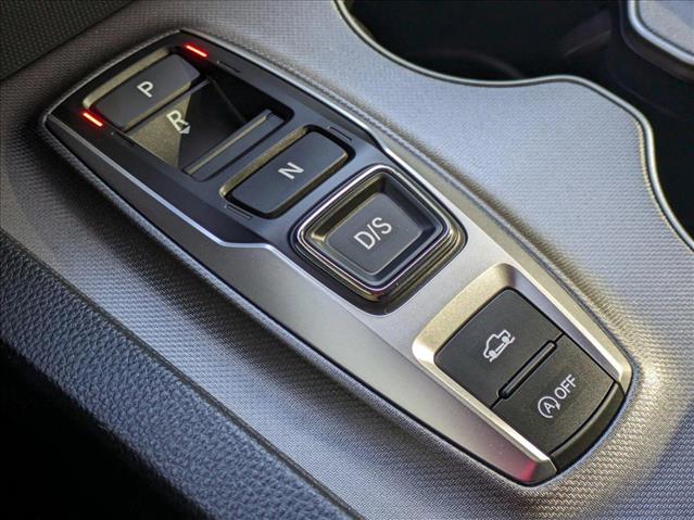 Vehicle image 17 of 18