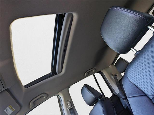 Vehicle image 18 of 18