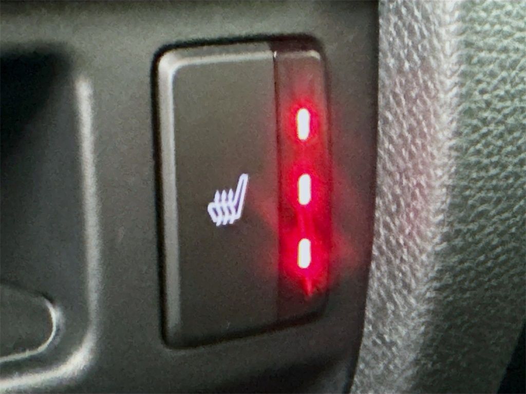 Vehicle image 28 of 39