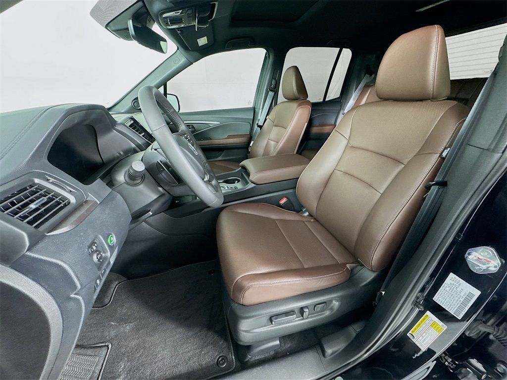 Vehicle image 29 of 39