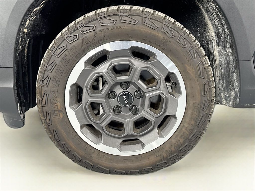 Vehicle image 13 of 39