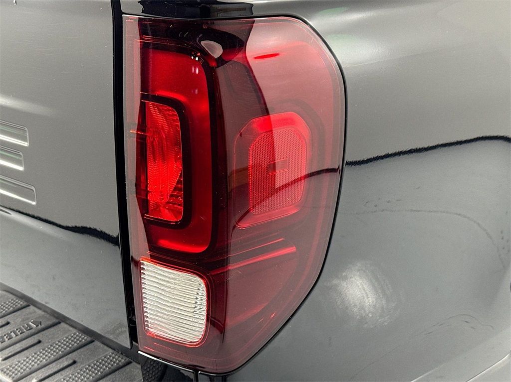 Vehicle image 10 of 39