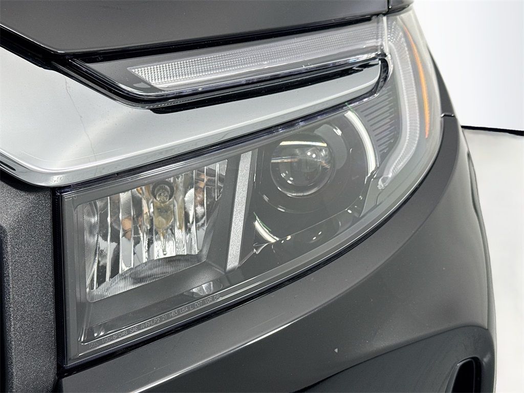 Vehicle image 11 of 39