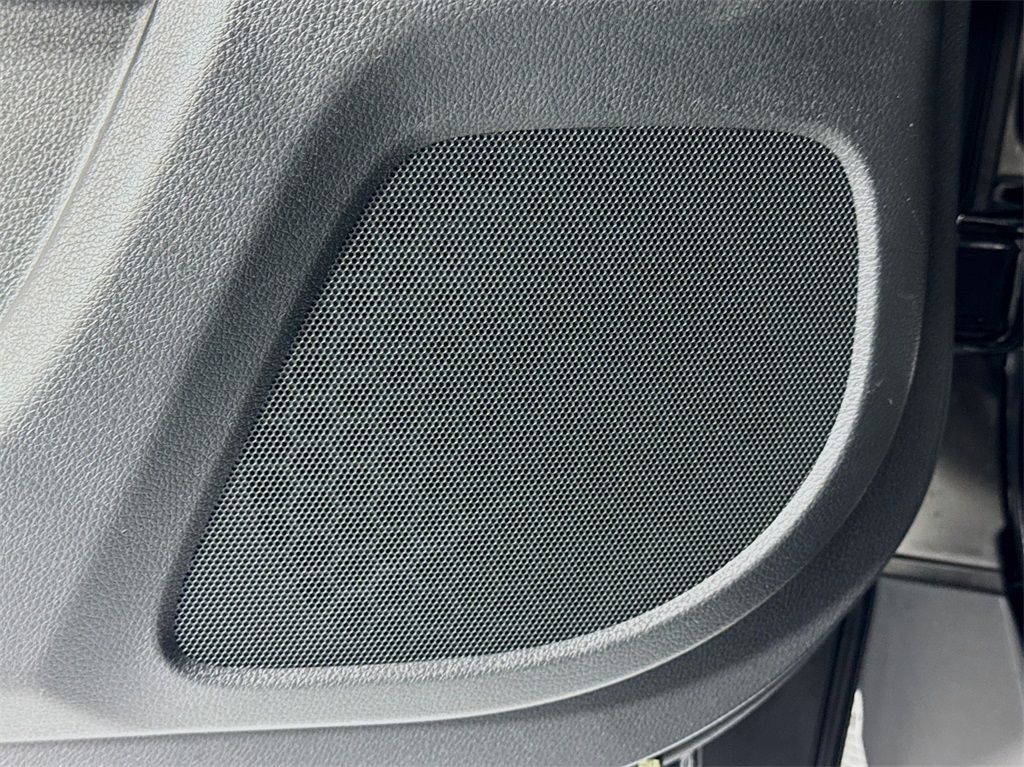 Vehicle image 26 of 39