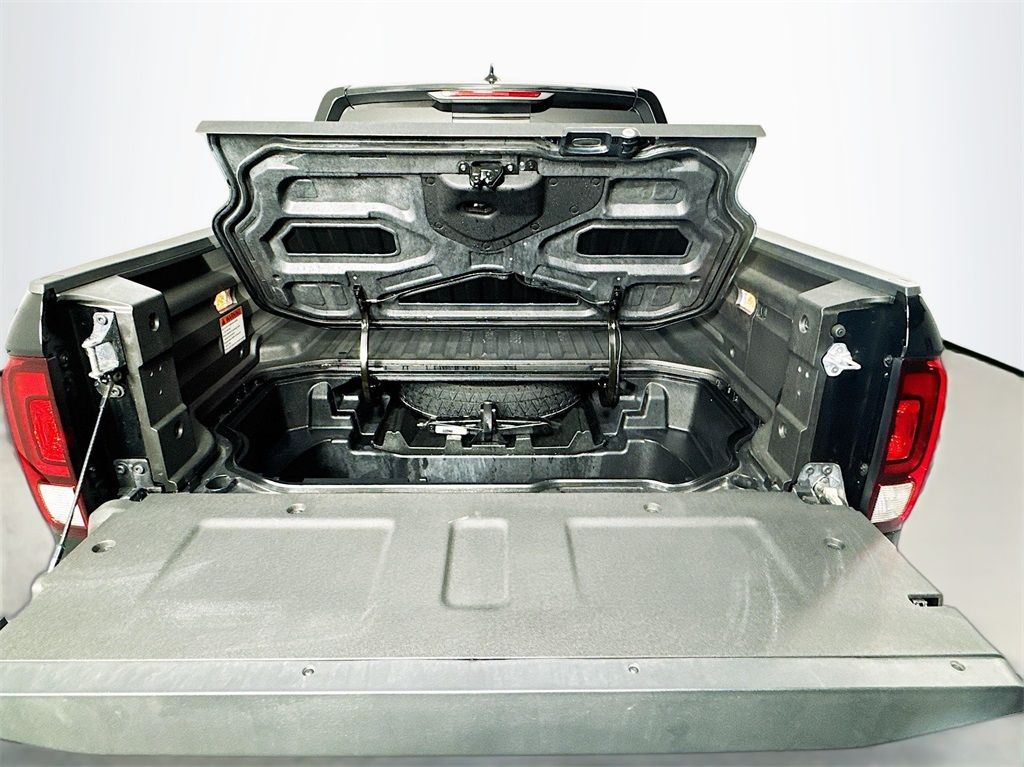 Vehicle image 9 of 39