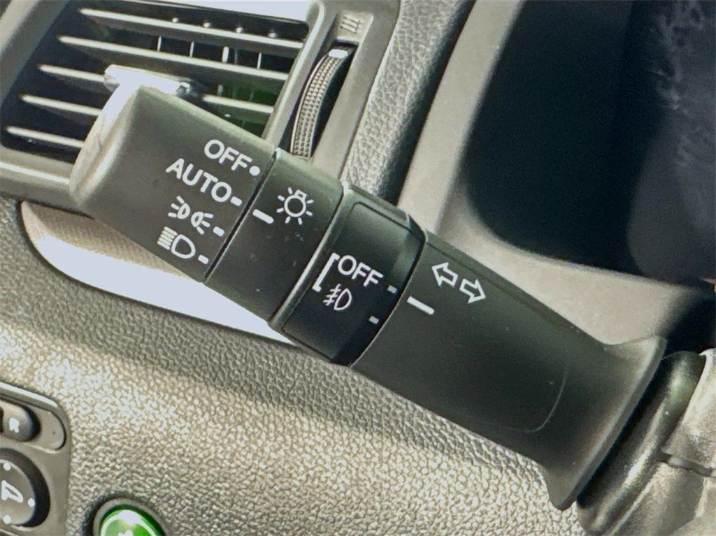 Vehicle image 17 of 39