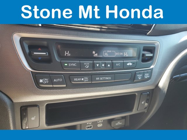 Vehicle image 15 of 16