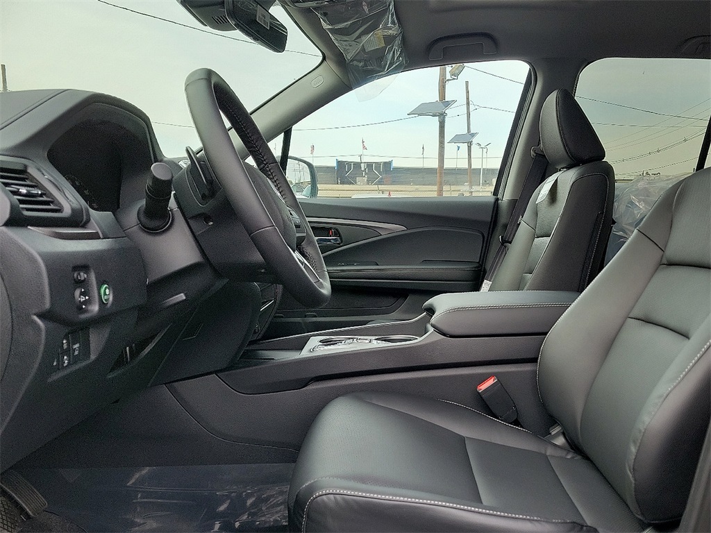 Vehicle image 5 of 10