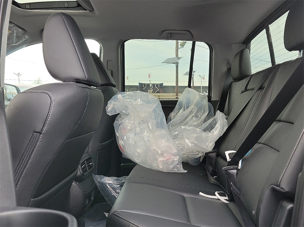 Vehicle image 9 of 10