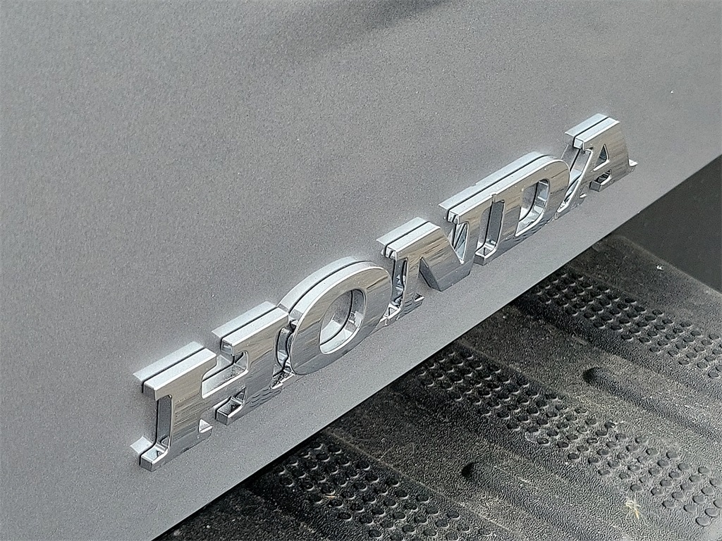 Vehicle image 8 of 10