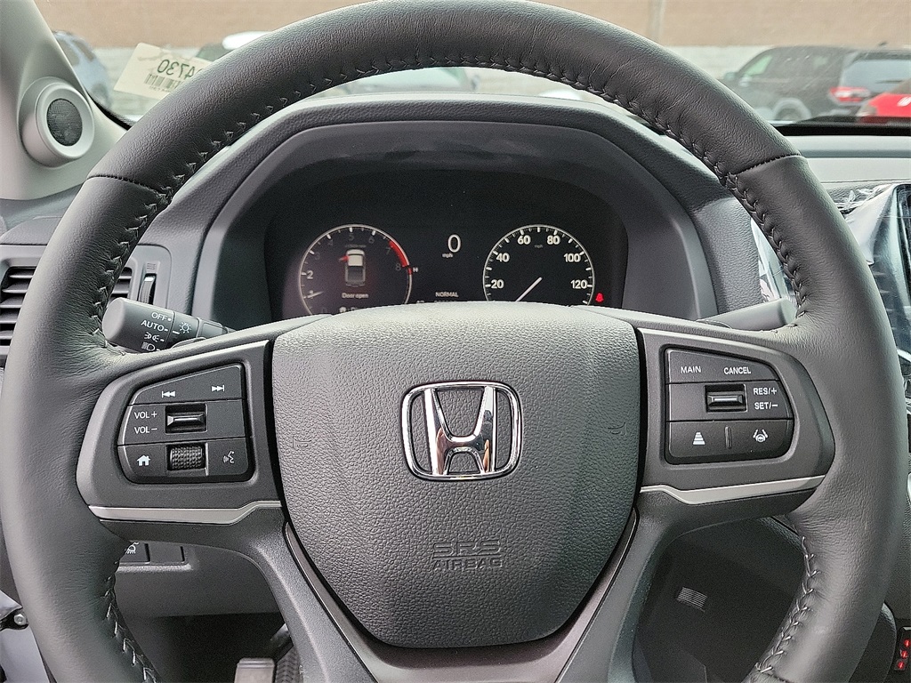 Vehicle image 6 of 10