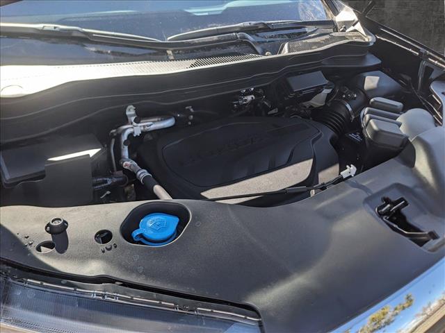 Vehicle image 18 of 19