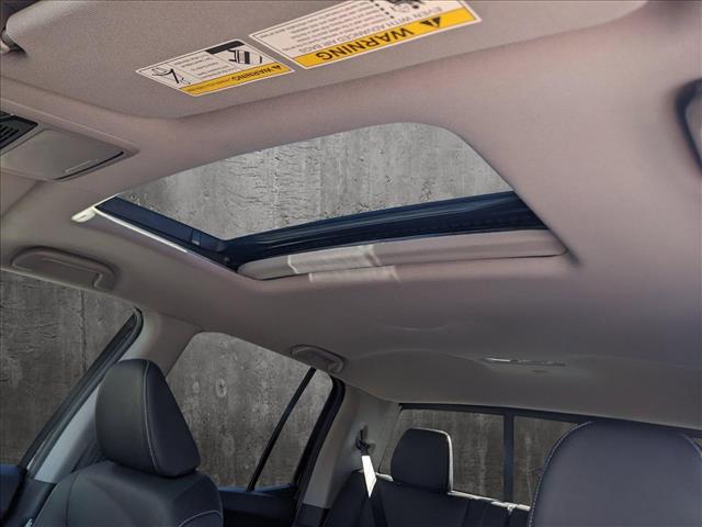 Vehicle image 15 of 19