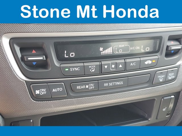 Vehicle image 15 of 17
