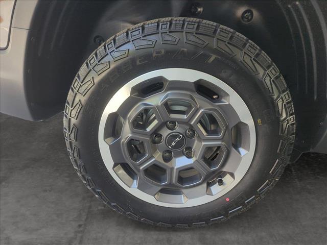 Vehicle image 17 of 18