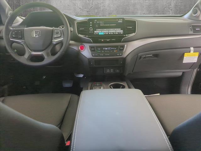 Vehicle image 14 of 18