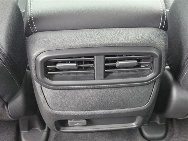 Vehicle image 22 of 24