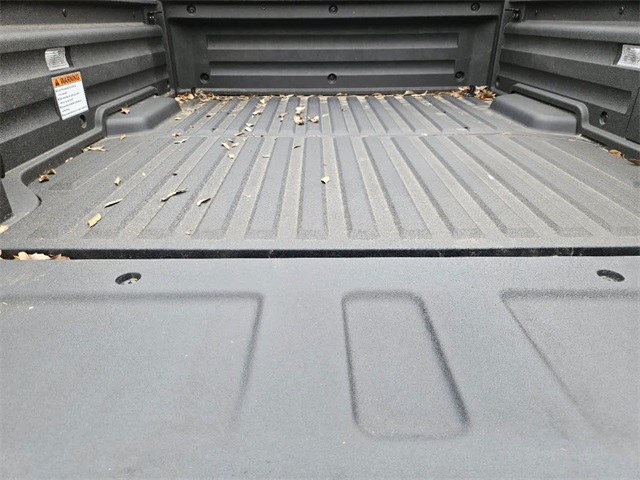 Vehicle image 11 of 24