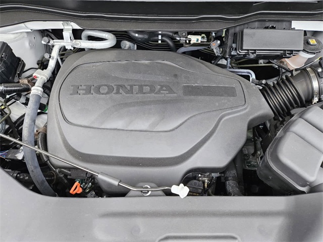 Vehicle image 10 of 24