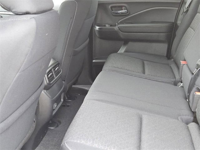 Vehicle image 23 of 24