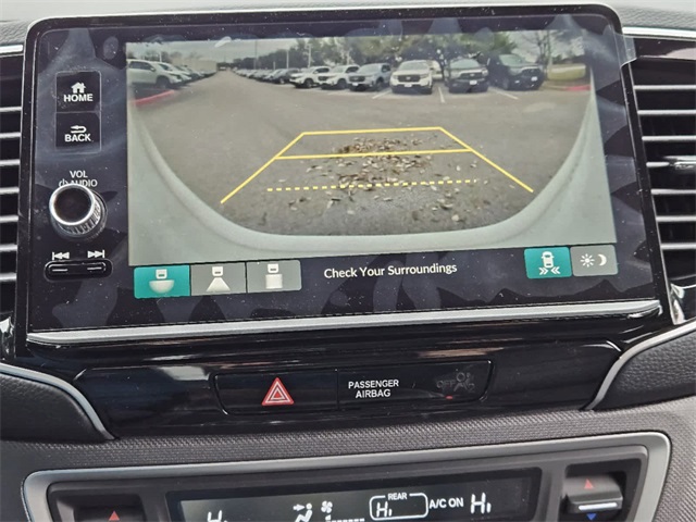 Vehicle image 16 of 24