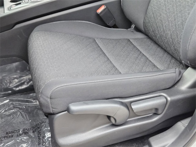 Vehicle image 19 of 24