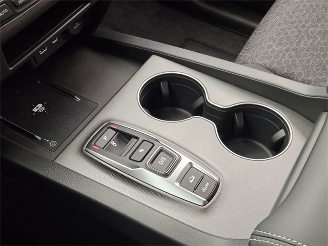 Vehicle image 17 of 24