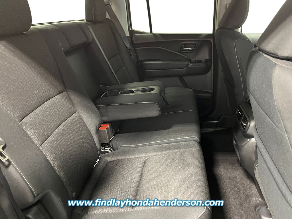 Vehicle image 13 of 21