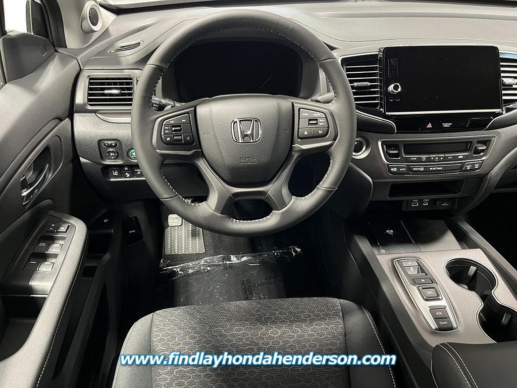 Vehicle image 18 of 21