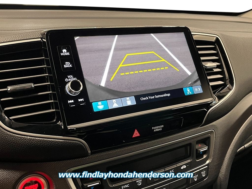 Vehicle image 15 of 21