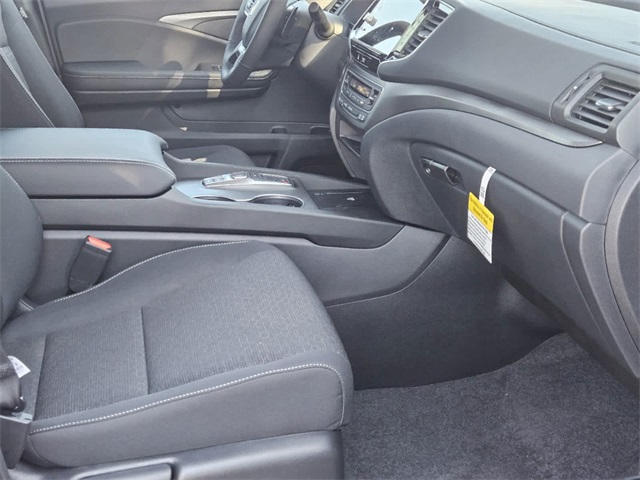 Vehicle image 13 of 24