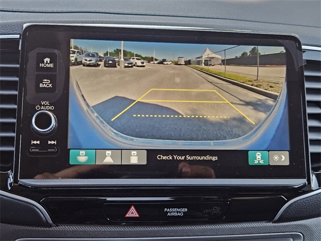 Vehicle image 16 of 24