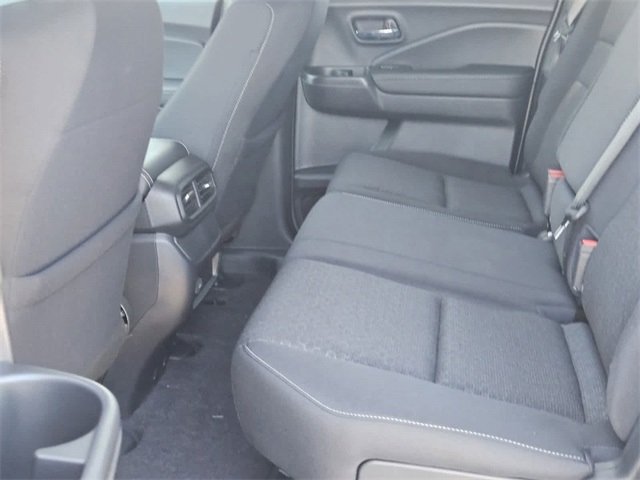 Vehicle image 23 of 24