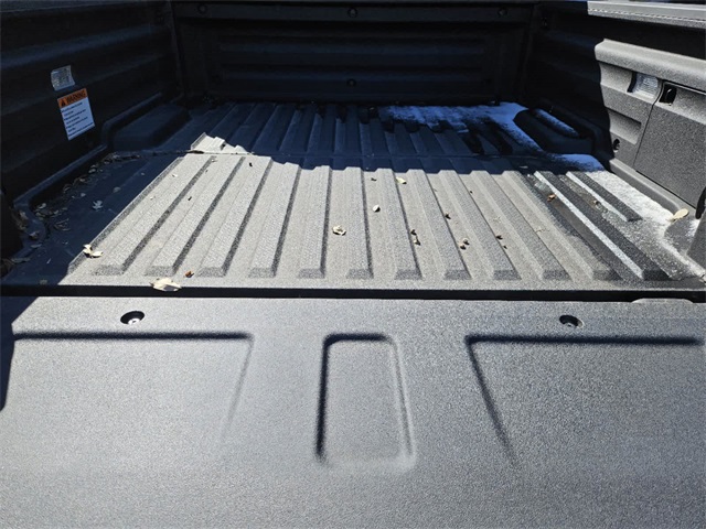 Vehicle image 11 of 24