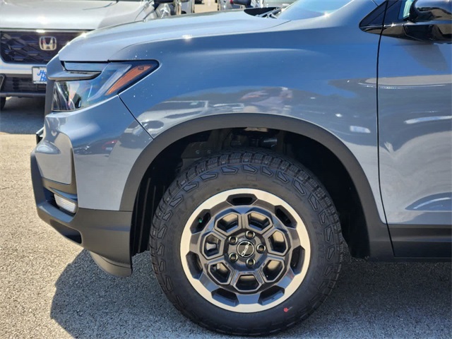 Vehicle image 6 of 21
