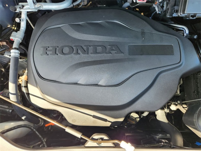 Vehicle image 10 of 21